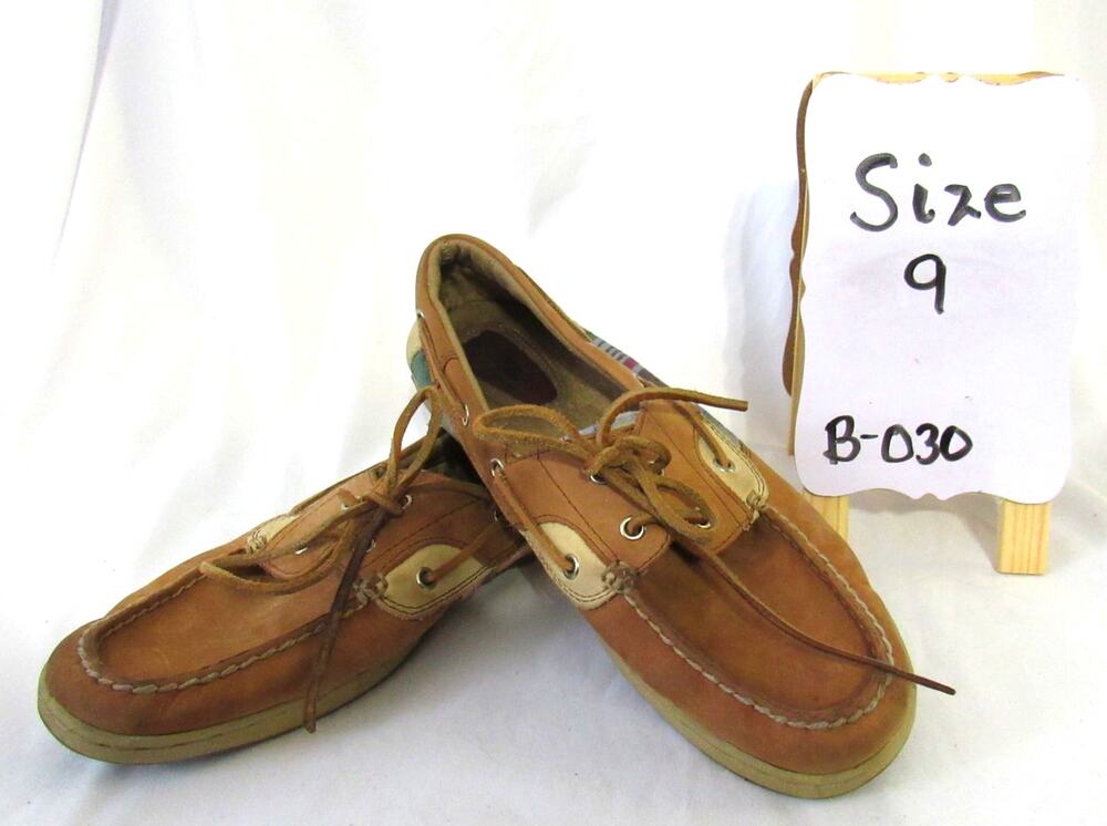 Maui Island size 9